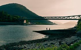 Loch Leven Hotel&Distillery